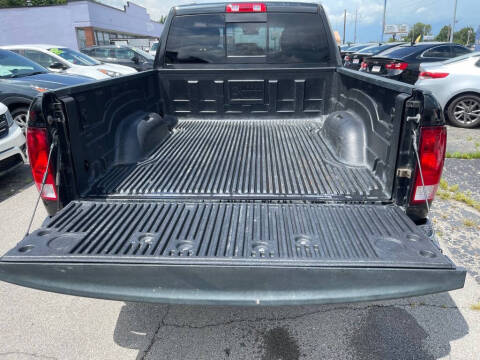 2017 RAM 1500 SLT