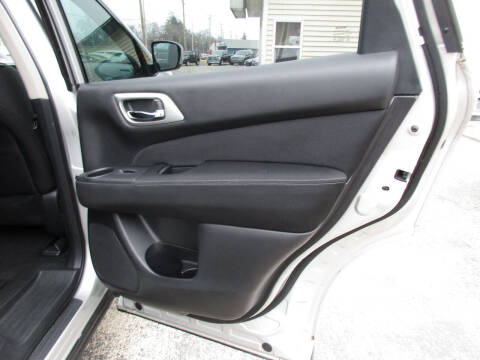 2017 Nissan Pathfinder SV