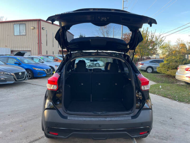 2018 Nissan Kicks SR