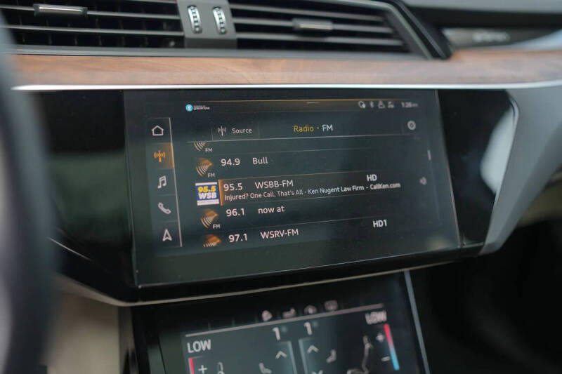 2019 Audi e-tron quattro Premium Plus