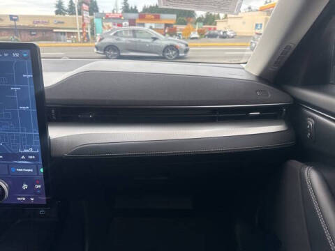 2022 Ford Mustang Mach-E Select