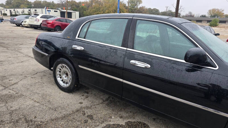 2000 Lincoln Town Car Cartier
