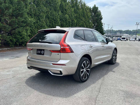 2025 Volvo XC60 B5 Plus Dark Theme
