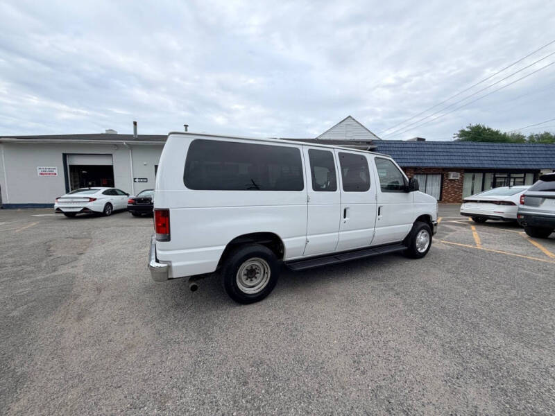 2012 Ford E-Series E-350 SD XLT