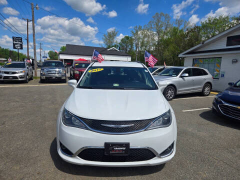 2017 Chrysler Pacifica Touring-L
