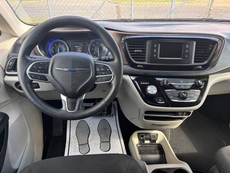 2017 Chrysler Pacifica Touring