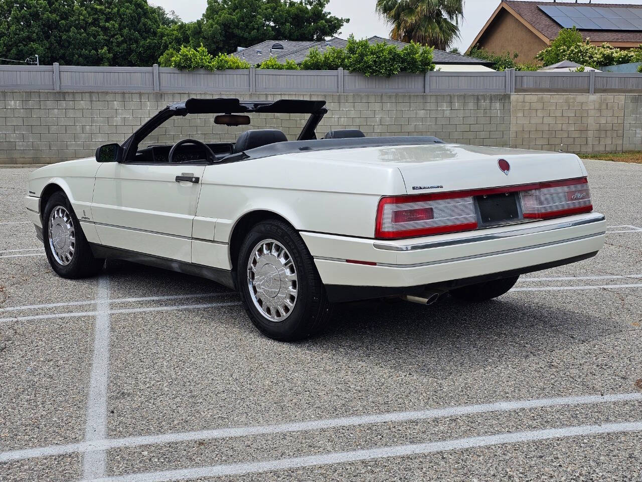 1993 Cadillac Allante 4