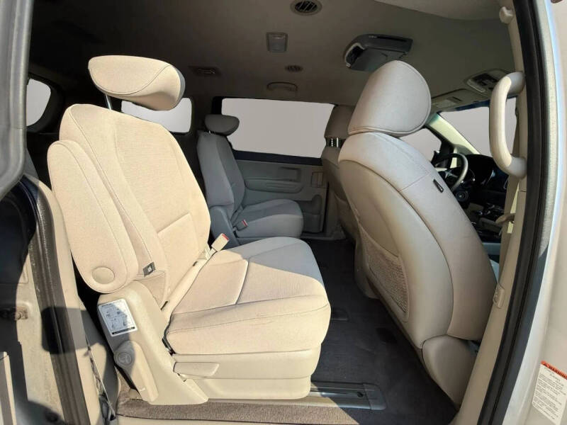 2015 Kia Sedona LX