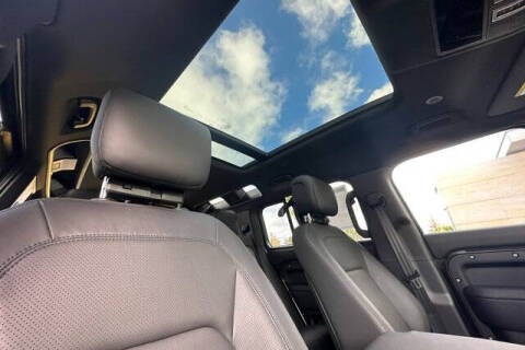 2026 Land Rover Defender 110 P300 S