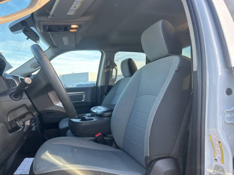 2024 RAM 1500 Classic SLT