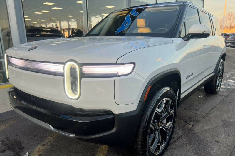 2025 Rivian R1S