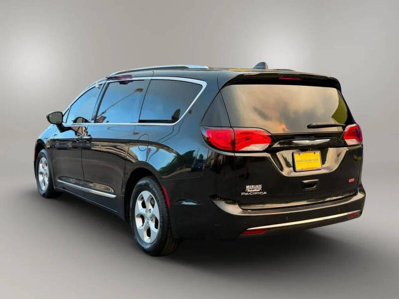 2017 Chrysler Pacifica Touring-L Plus