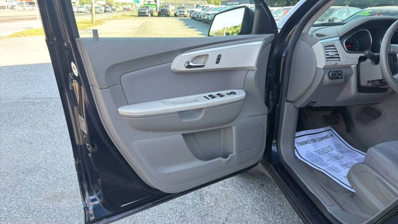 2011 Chevrolet Traverse LS