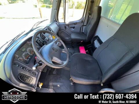 2012 Freightliner M2 106
