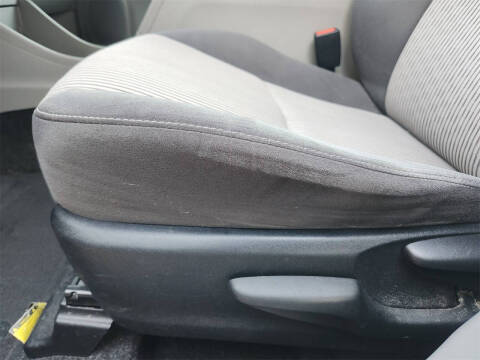 2016 Toyota Prius v Two