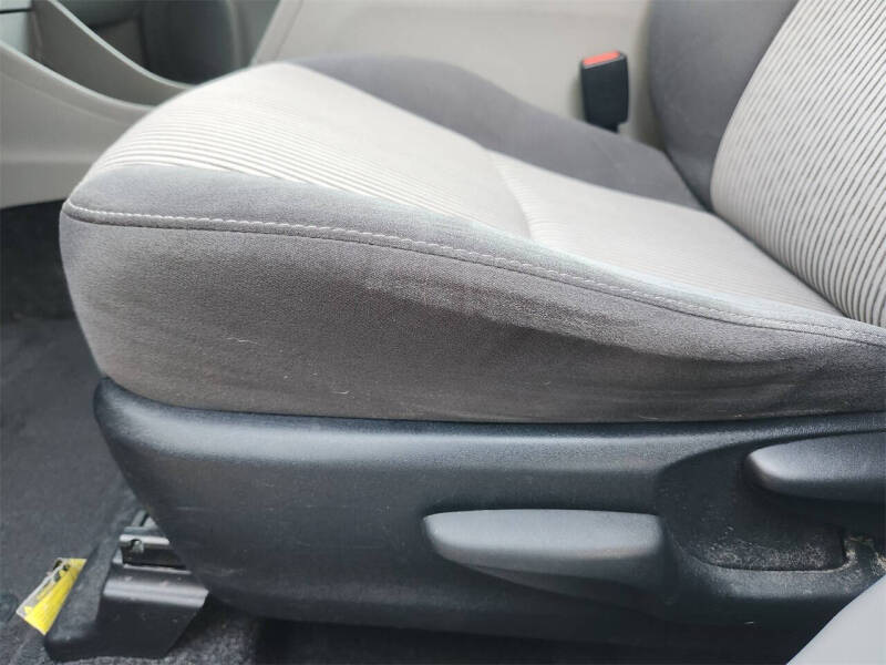 2016 Toyota Prius v Two