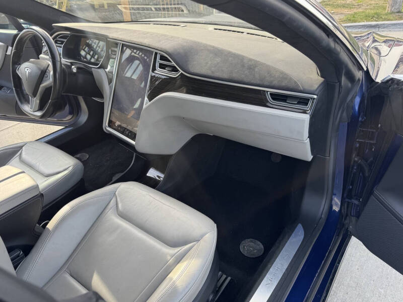 2016 Tesla Model S 70