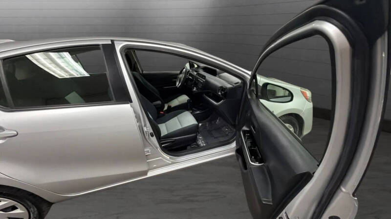 2015 Toyota Prius c One