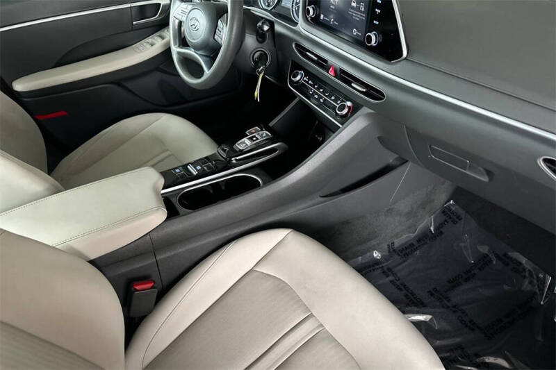 2023 Hyundai Sonata SE