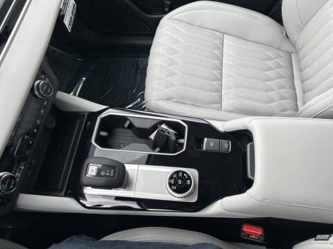 2025 Mitsubishi Outlander SEL Platinum Edition