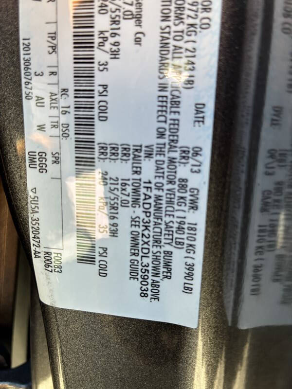 Gray 2013 Ford Focus SE SE 4dr Hatchback 19
