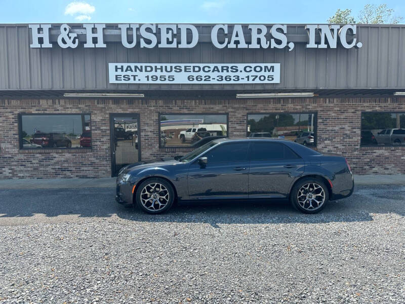 2015 Chrysler 300 for sale at H & H USED CARS, INC in Tunica MS