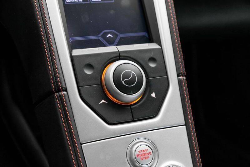 2013 McLaren MP4-12C