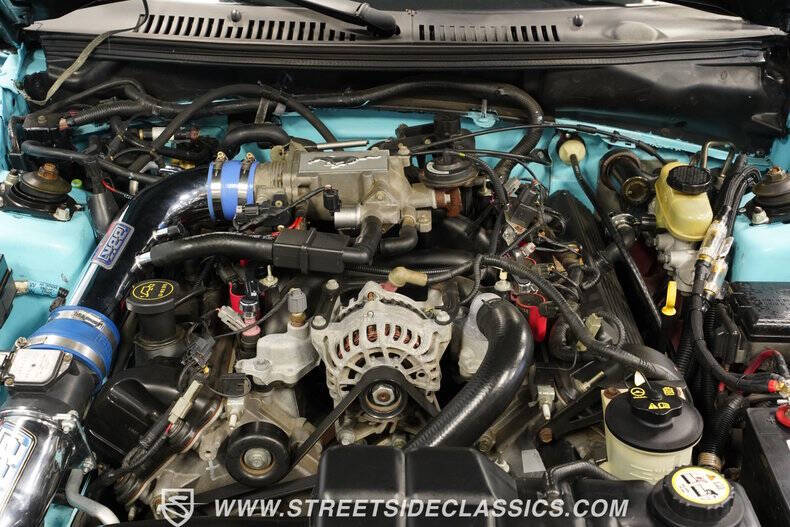 2004 Ford Mustang GT Deluxe