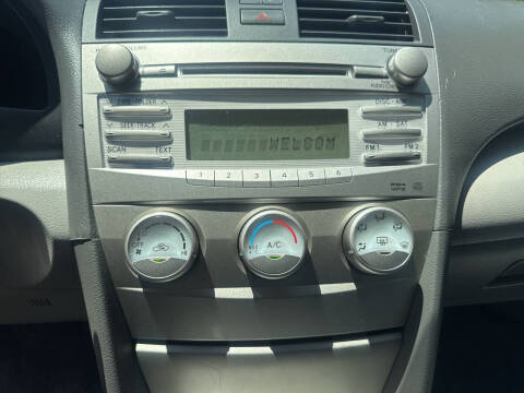 2011 Toyota Camry LE