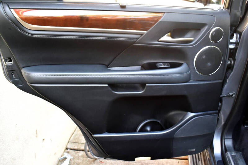 2018 Lexus LX 570