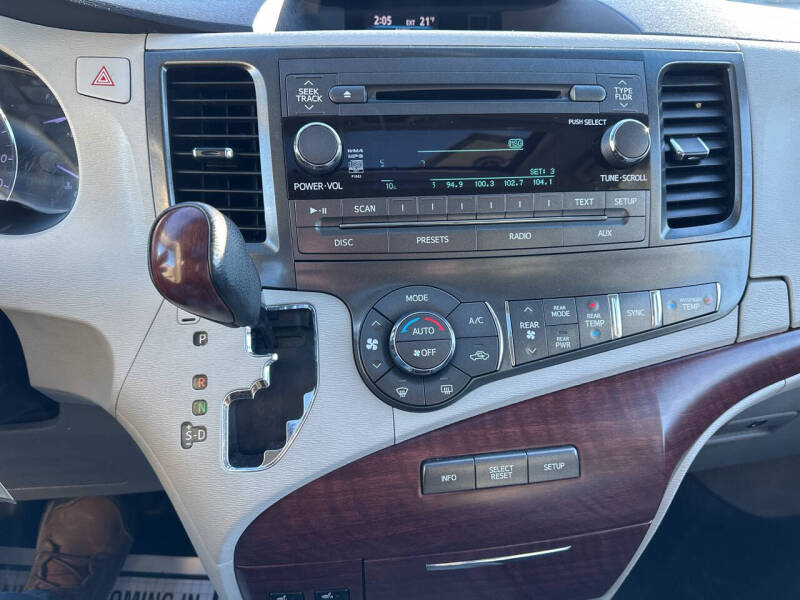 2013 Toyota Sienna XLE 8-Passenger