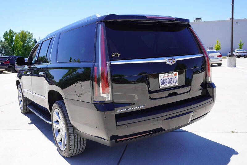 2018 Cadillac Escalade ESV Premium Luxury