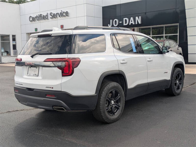 2023 GMC Acadia AT4
