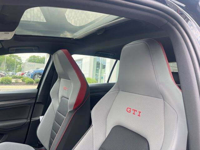2025 Volkswagen Golf GTI SE