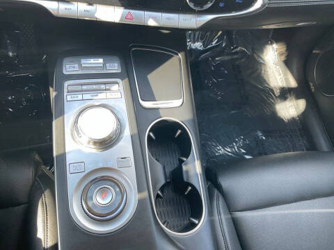 2025 Genesis GV70 2.5T Standard