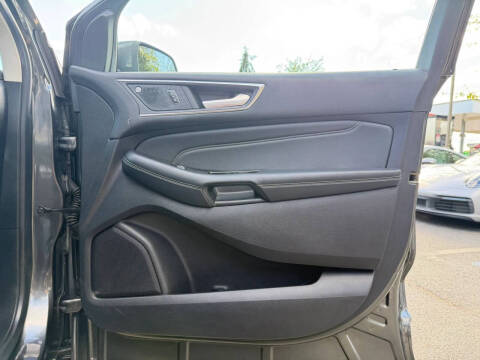 2019 Ford Edge Titanium