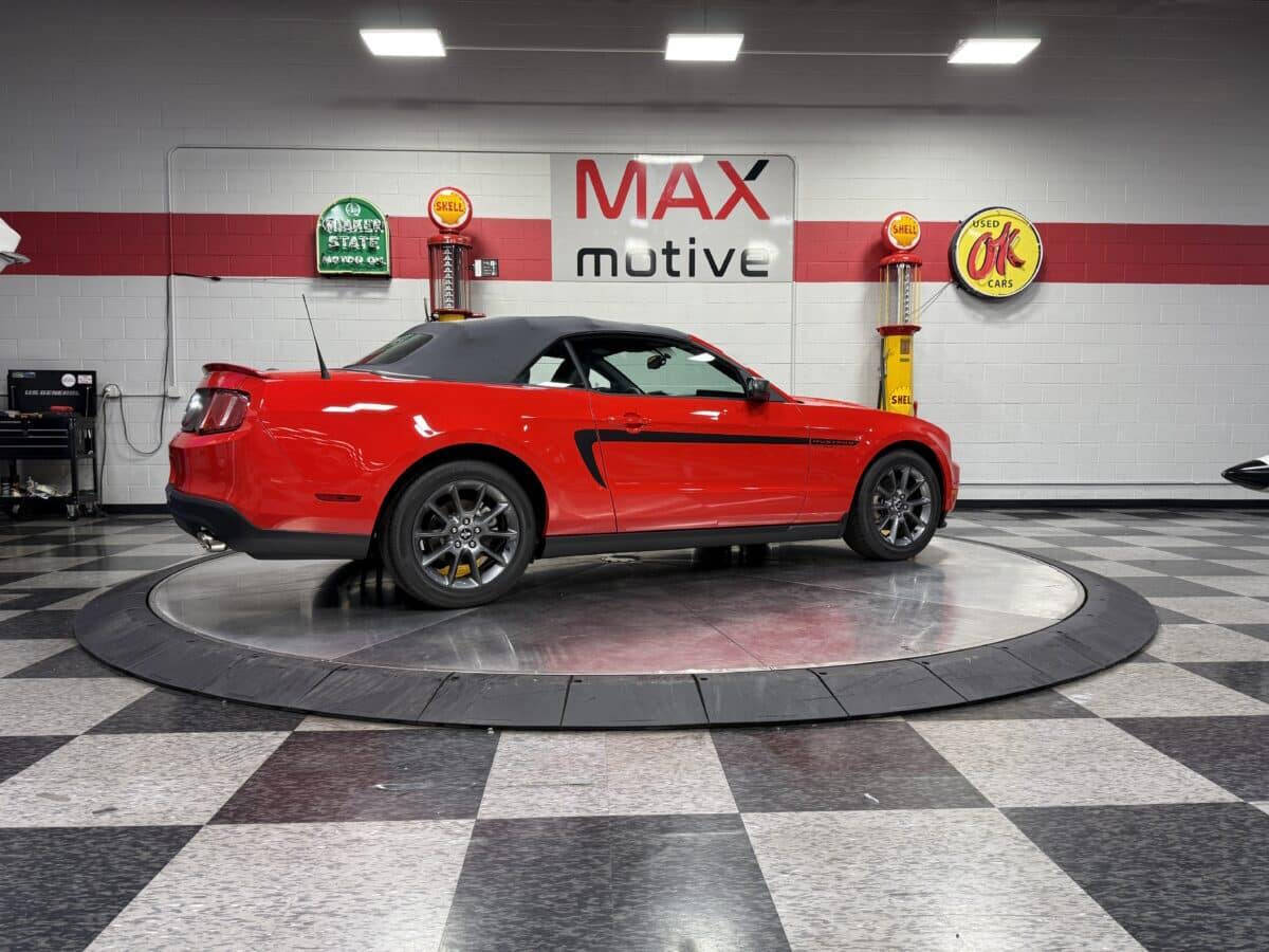 2011 Ford Mustang 13