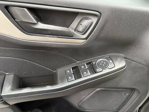 2022 Ford Escape Hybrid SE