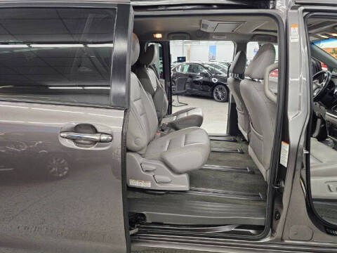 2017 Toyota Sienna XLE 7-Passenger