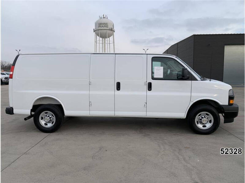 2025 Chevrolet Express 2500