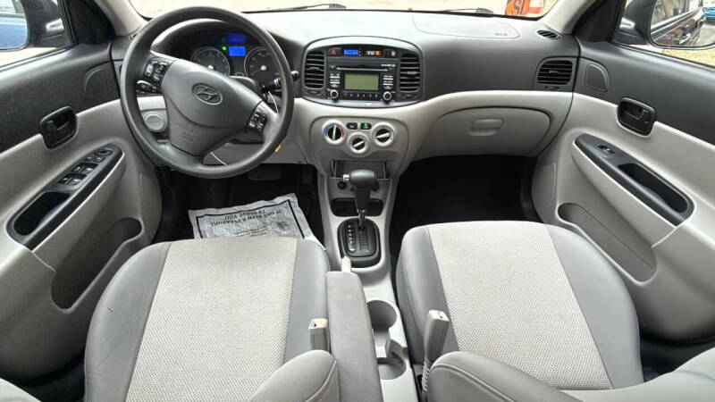 2010 Hyundai Accent GLS