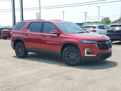 2023 Chevrolet Traverse for sale at Betten Baker Preowned Center in Twin Lake MI