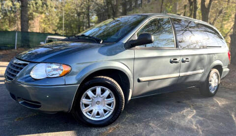 2006 Chrysler Town and Country for sale at DK Auto LLC in Stone Mountain GA