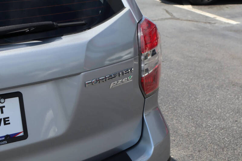 2016 Subaru Forester 2.5i