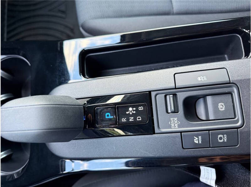 2023 Toyota Prius LE