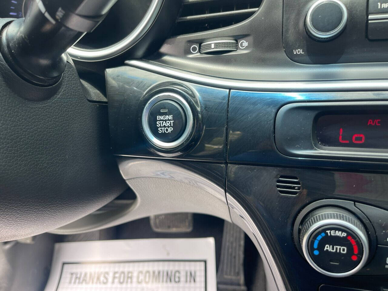 2015 KIA Optima Sedan - $11,995
