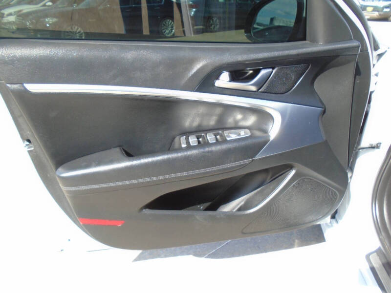 2020 Genesis G70 2.0T