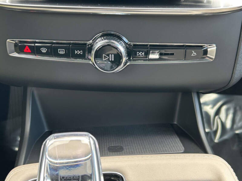 2026 Volvo XC90 B5 Core