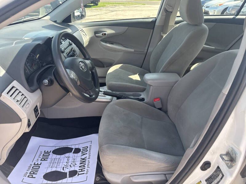 2011 Toyota Corolla LE