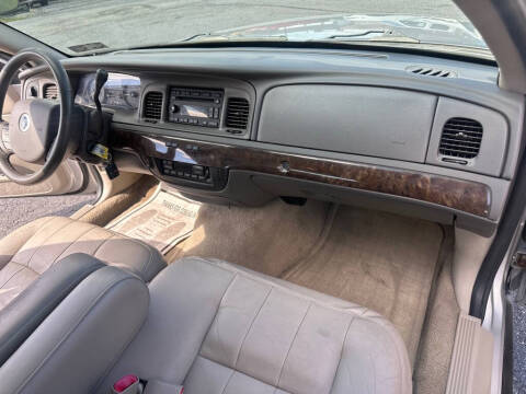 2011 Mercury Grand Marquis LS